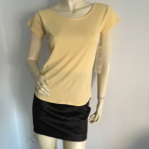 NWT K yellow silk shirt sleeve t-shirt